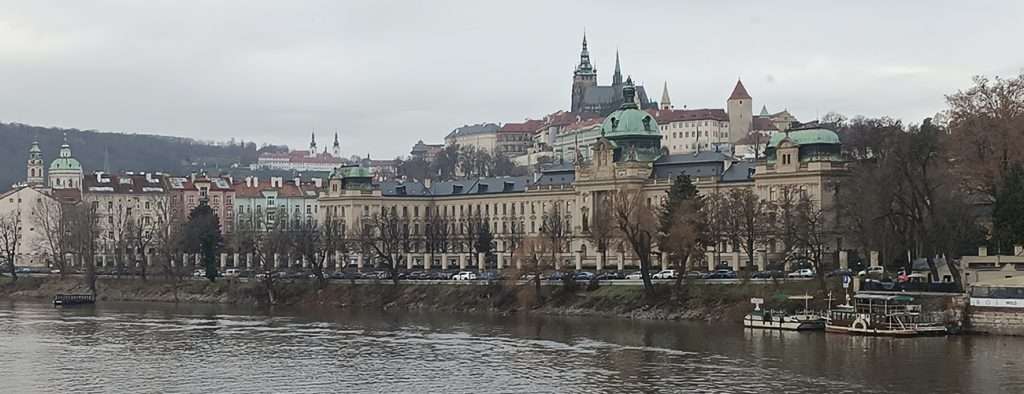 Cómo llegar desde el aeropuerto de Praga al centro